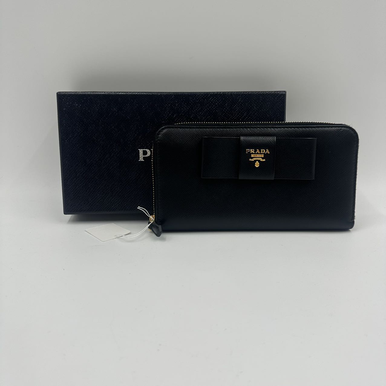 PRADA<br>Saffiano Long Wallet