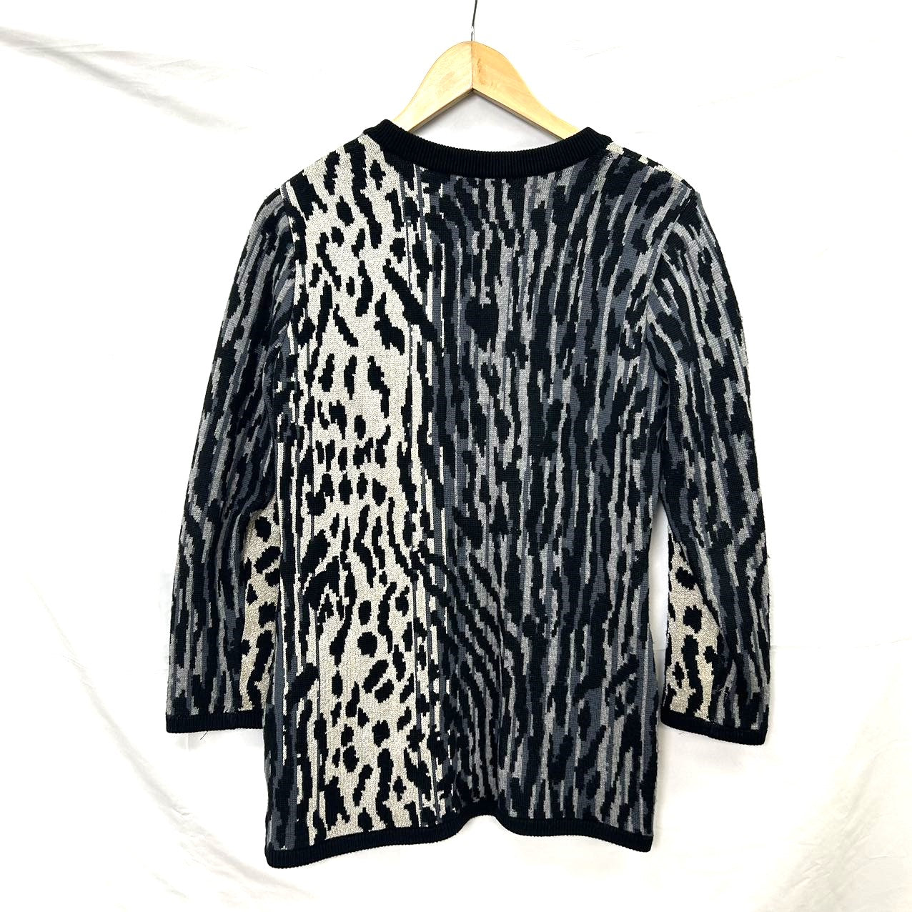 YVES SAINT LAURENT<br> Strickjacke mit Leopardenmuster