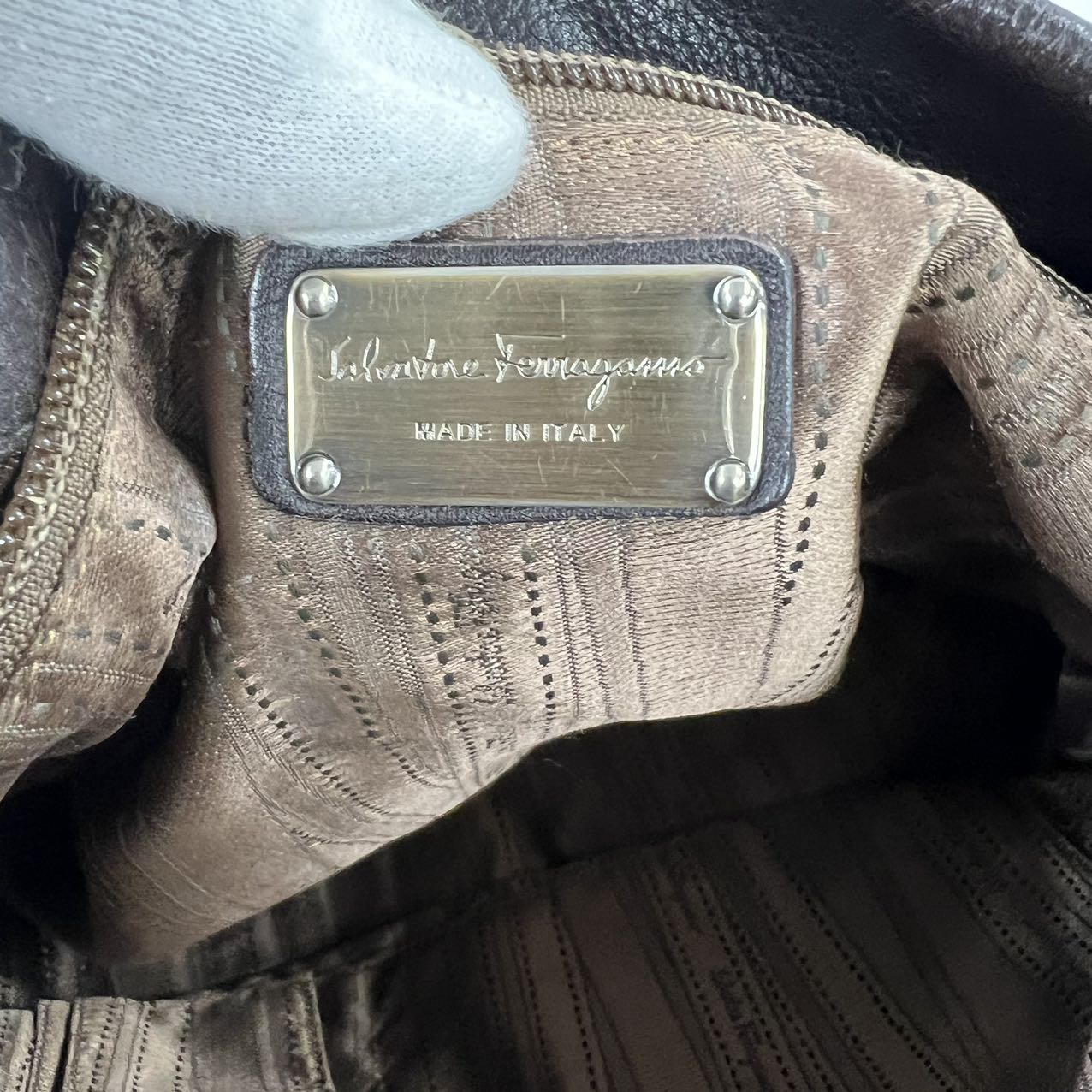 FERRAGAMO<br> Ledertasche Dunkelbraun