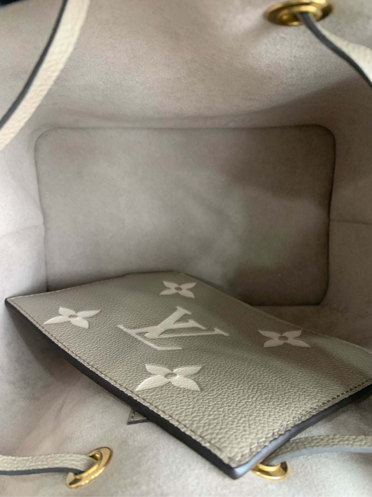 LOUIS VUITTON<br>Drawstring Bag