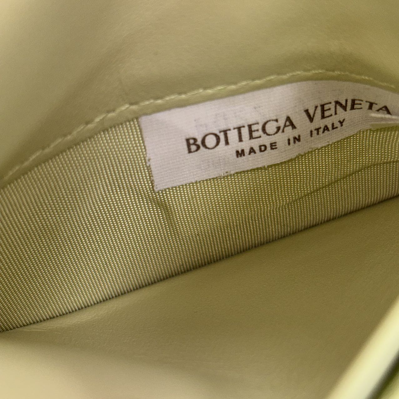 BOTTEGA VENETA<br> Kompakte Geldbörse mit Reißverschluss