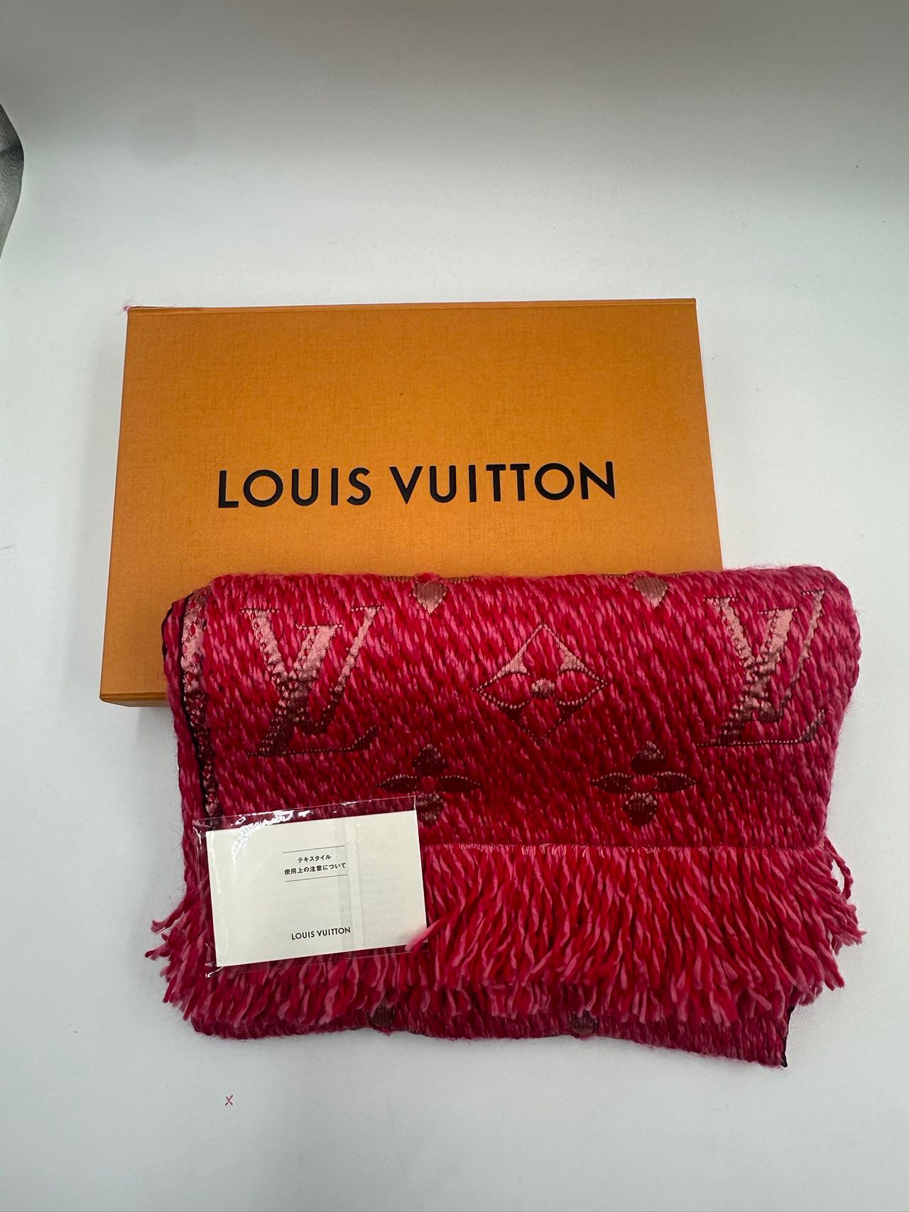 LOUIS VUITTON<br>Logo Wool Silk Scarf