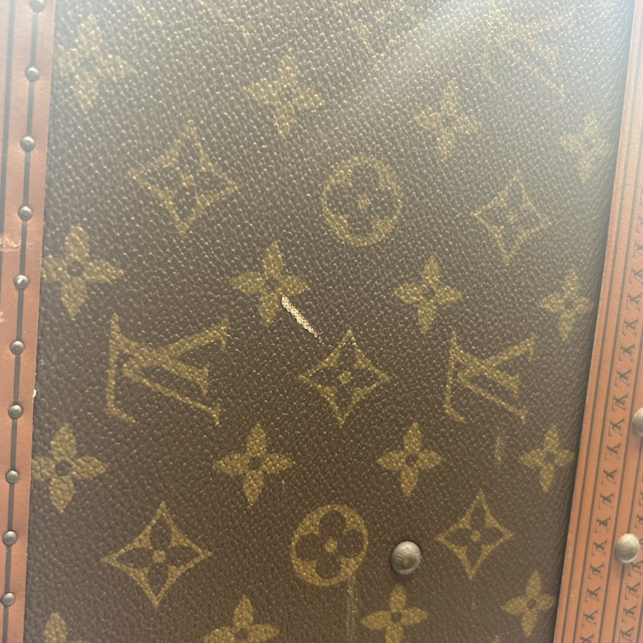 LOUIS VUITTON<br> Koffer mit Monogramm