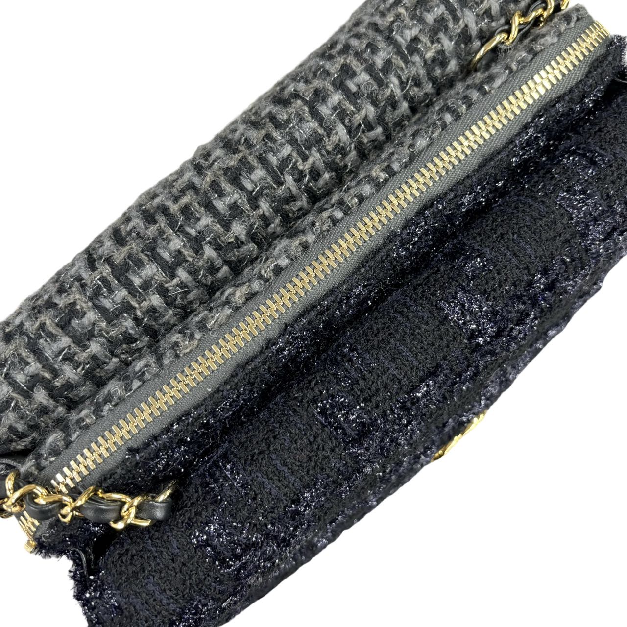 CHANEL<br> Tweed Metiers D'art Paris Hamburg Runway Tasche