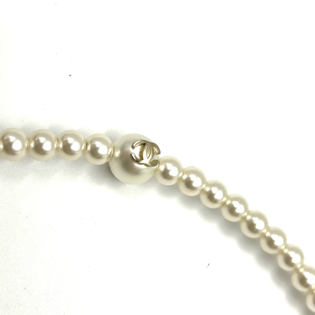 CHANEL<br> Pearl Headband