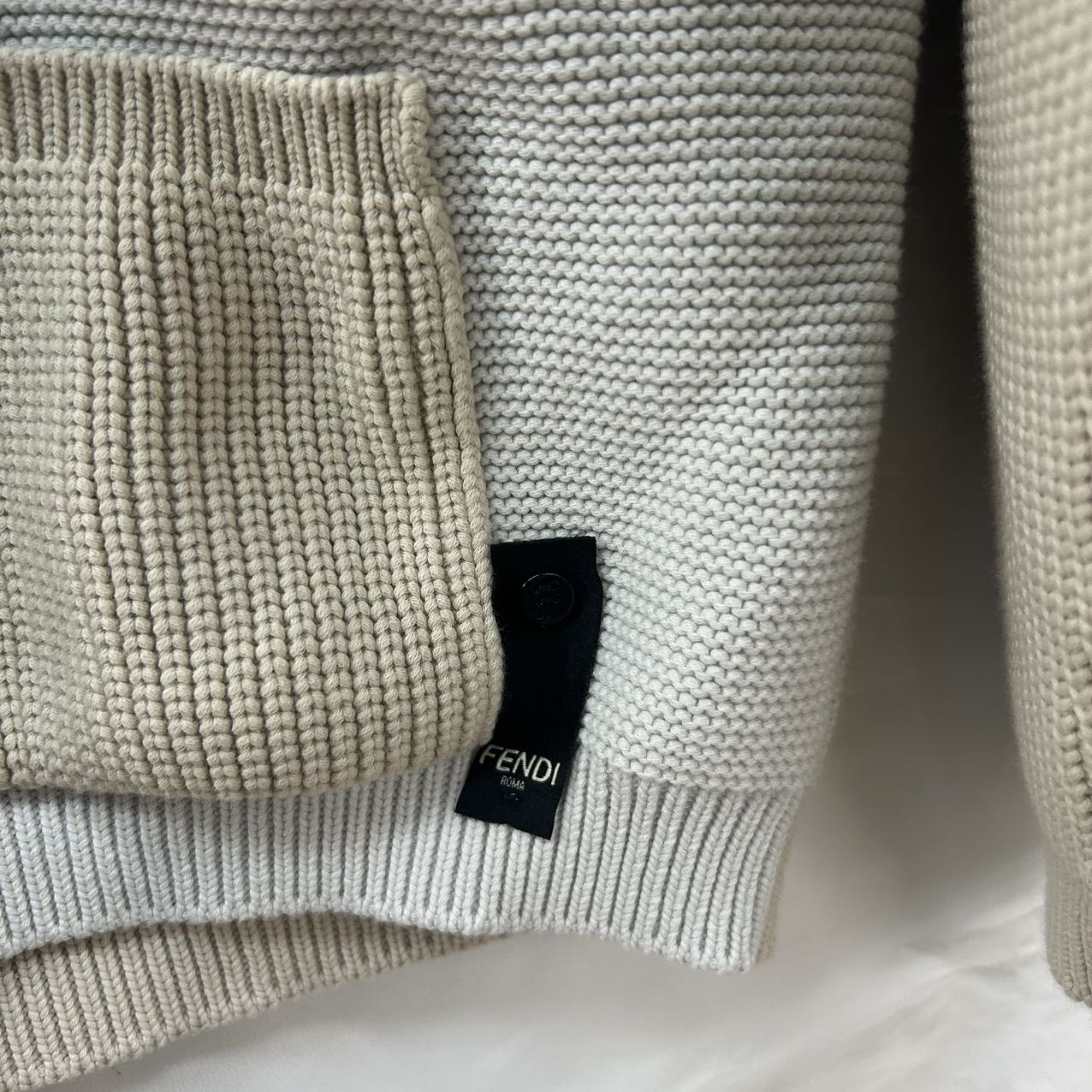 FENDI<br>Color Block Cardigan Beige