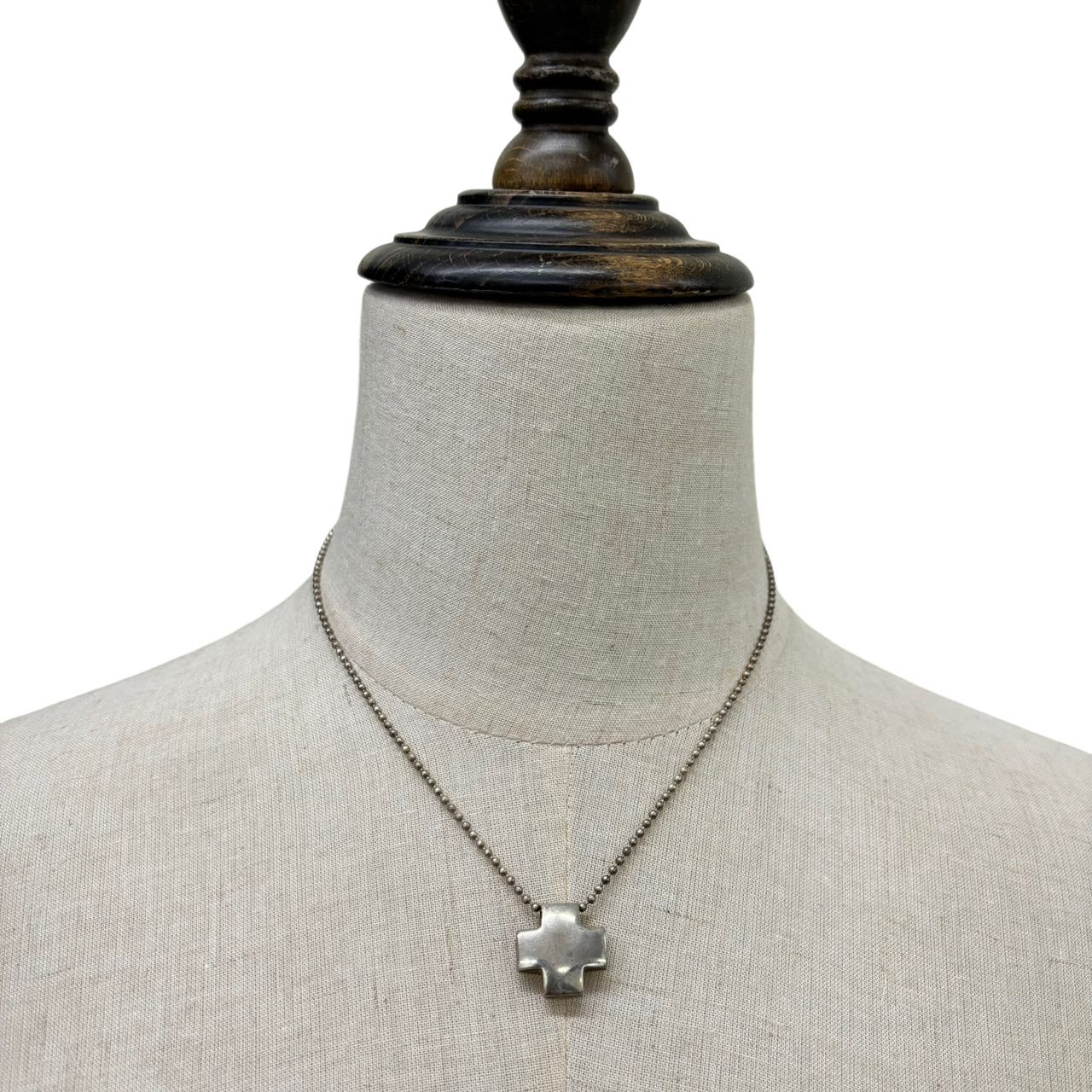 Tiffany &amp; co.  <br>Collier Croix Romaine