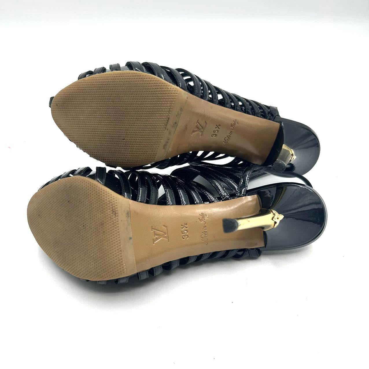 LOUIS VUITTON<br> Riemchensandalen aus Lackleder