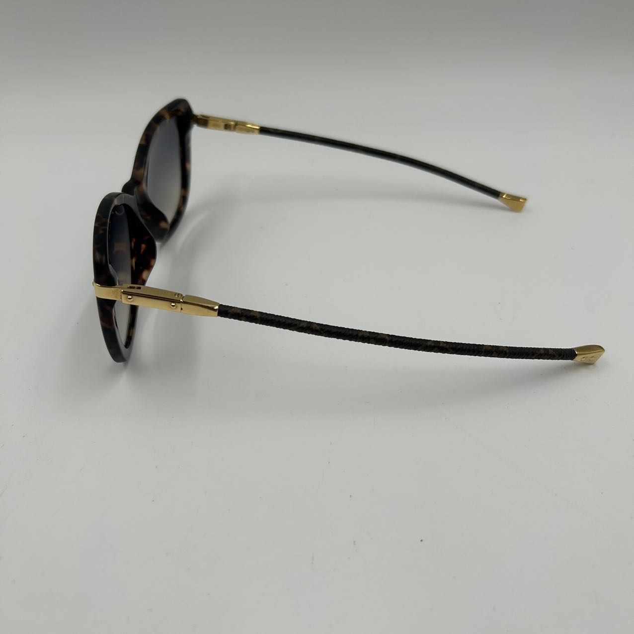 LOUIS VUITTON<br>Monogram Sunglasses