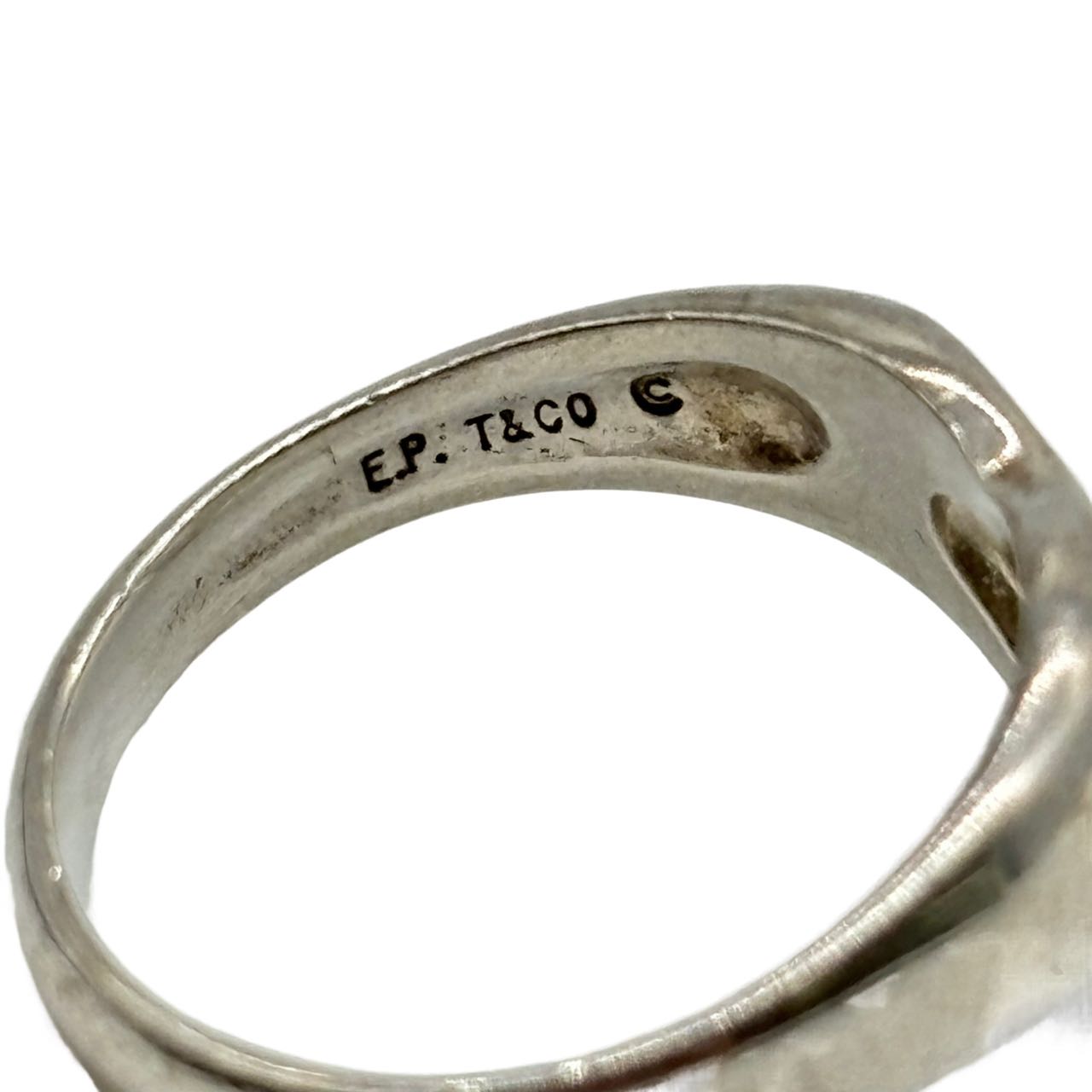 TIFFANY & Co. <br> Open Heart Ring