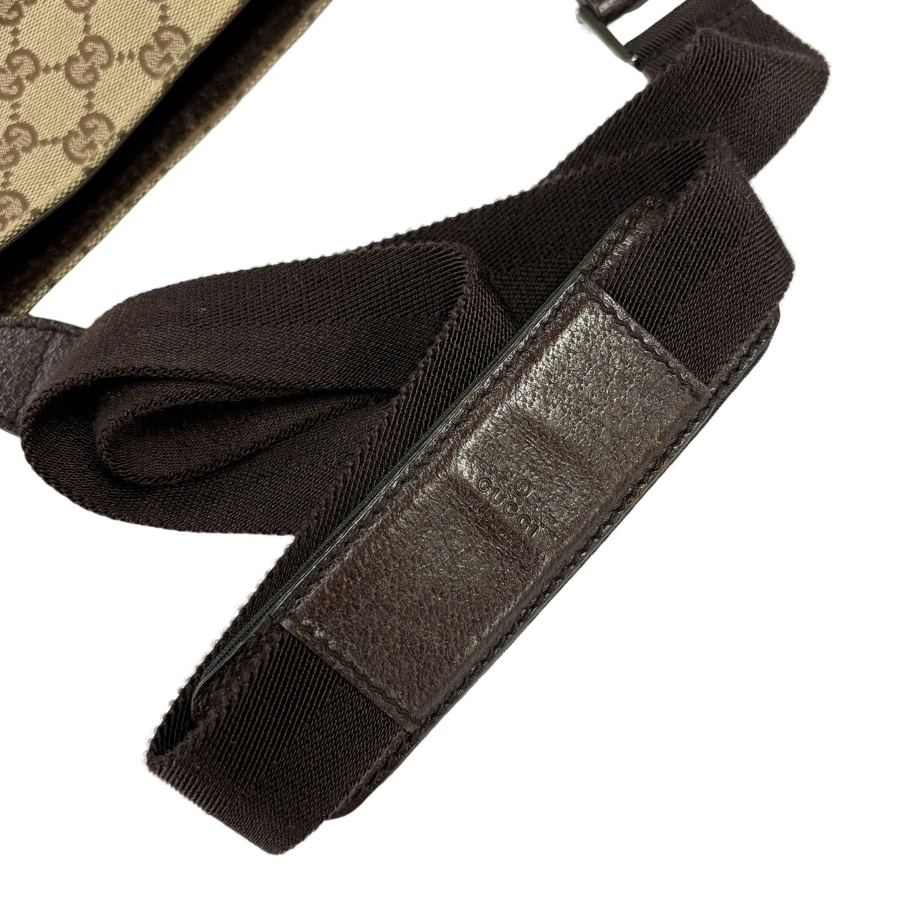 GUCCI <br> Flat Messenger Bag