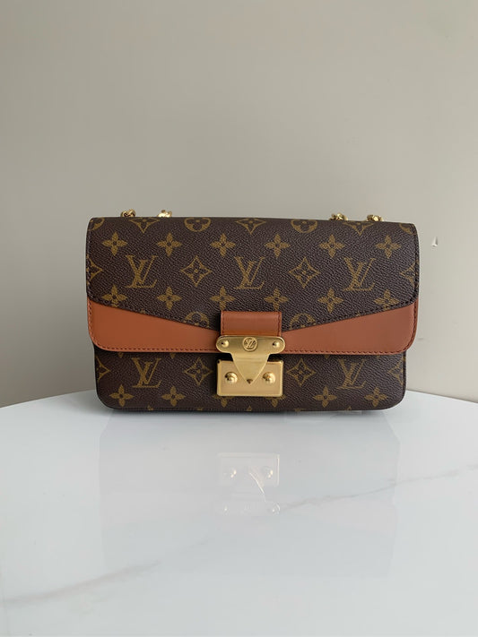 LOUIS VUITTON<br>Shoulder Bag