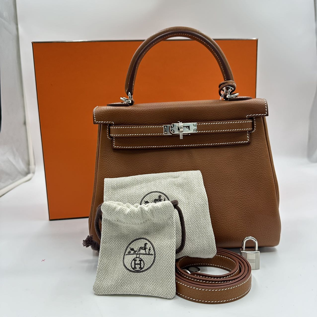 HERMES<br>Kelly 25 Barenia Faubourg Stamp B 2023