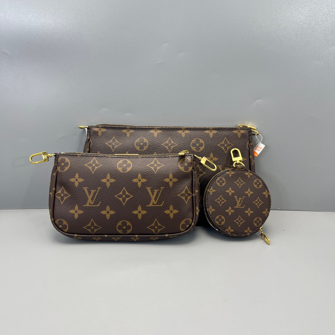 LOUIS VUITTON<br>Shoulder Bag