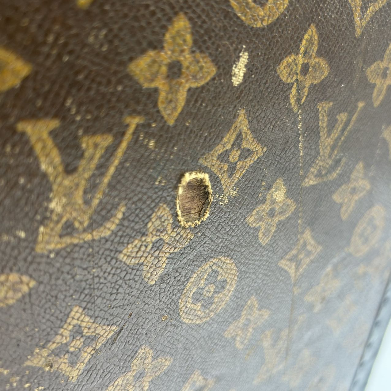 LOUIS VUITTON<br> Koffer mit Monogramm