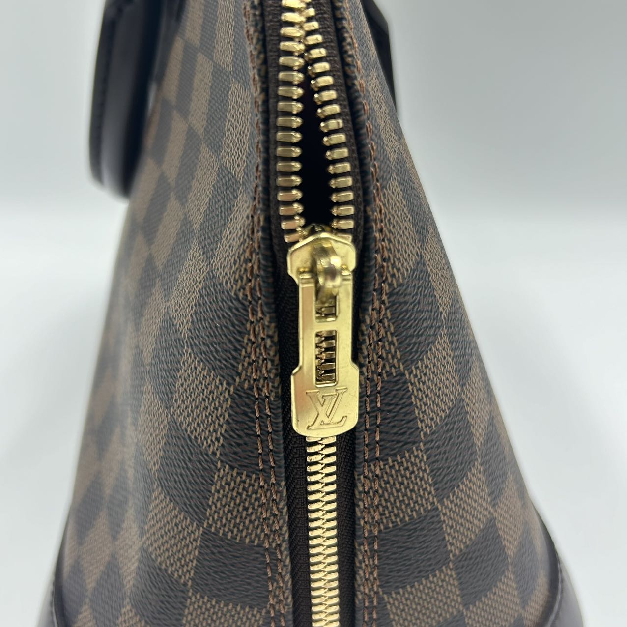 LOUIS VUITTON<br> Damier Arma