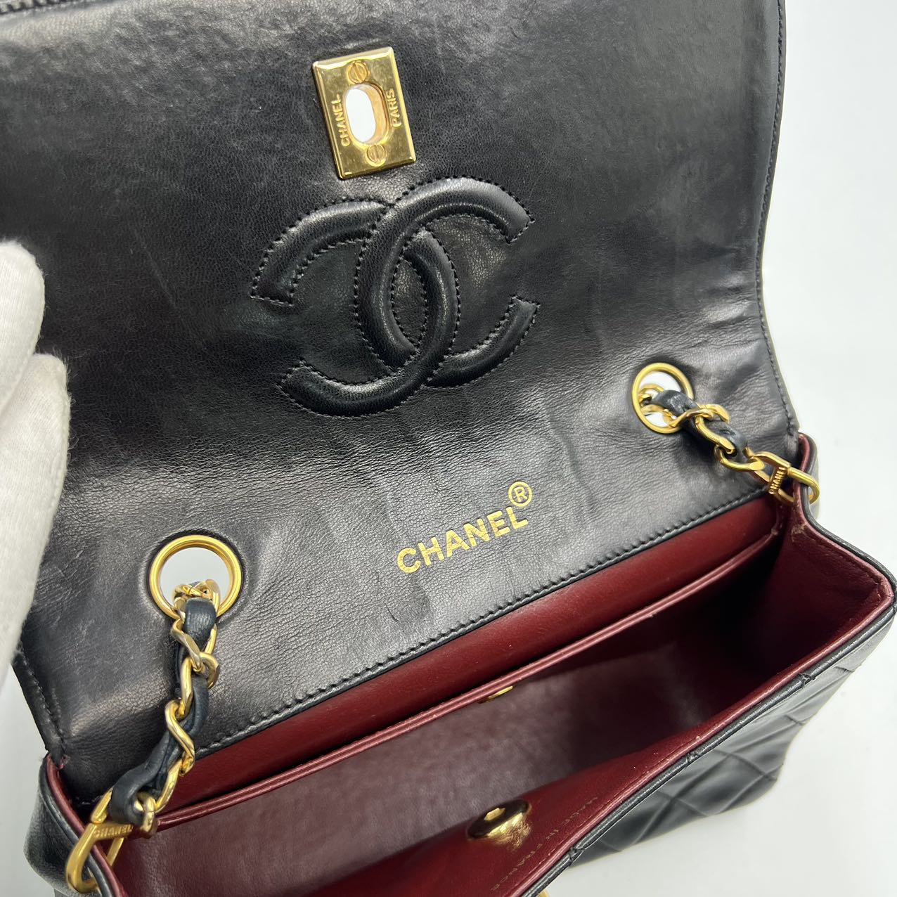 CHANEL<br>Matelasse Chain Shoulder Bag