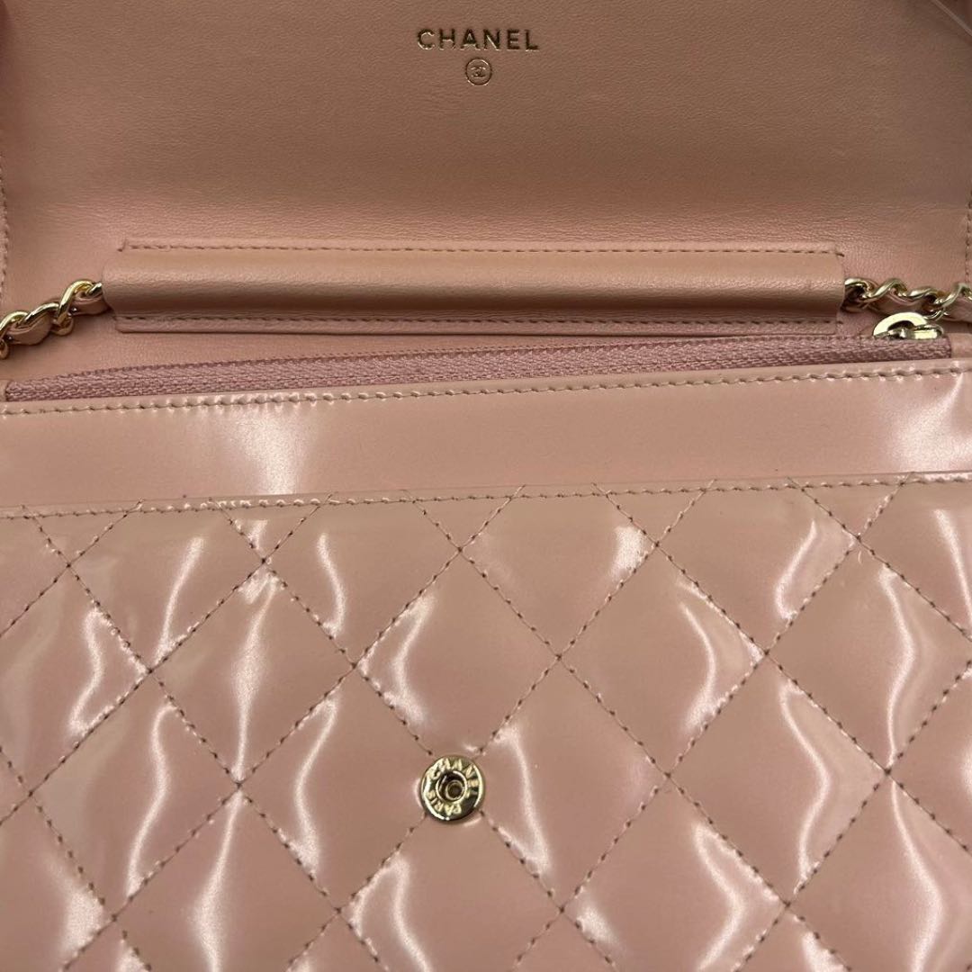 CHANEL<br> Boy Calfskin Quilted Wallet 22