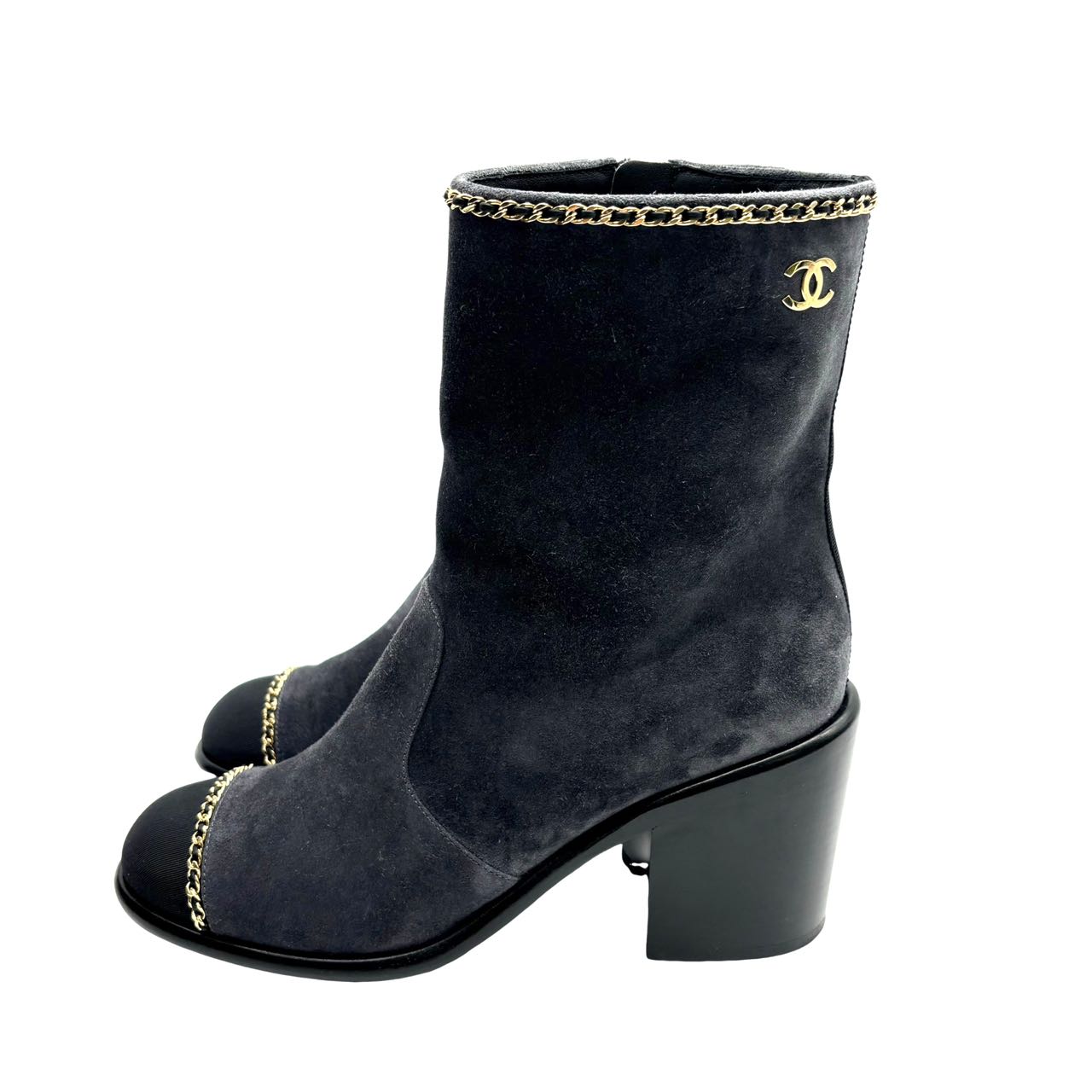 CHANEL<br> Bottes en daim