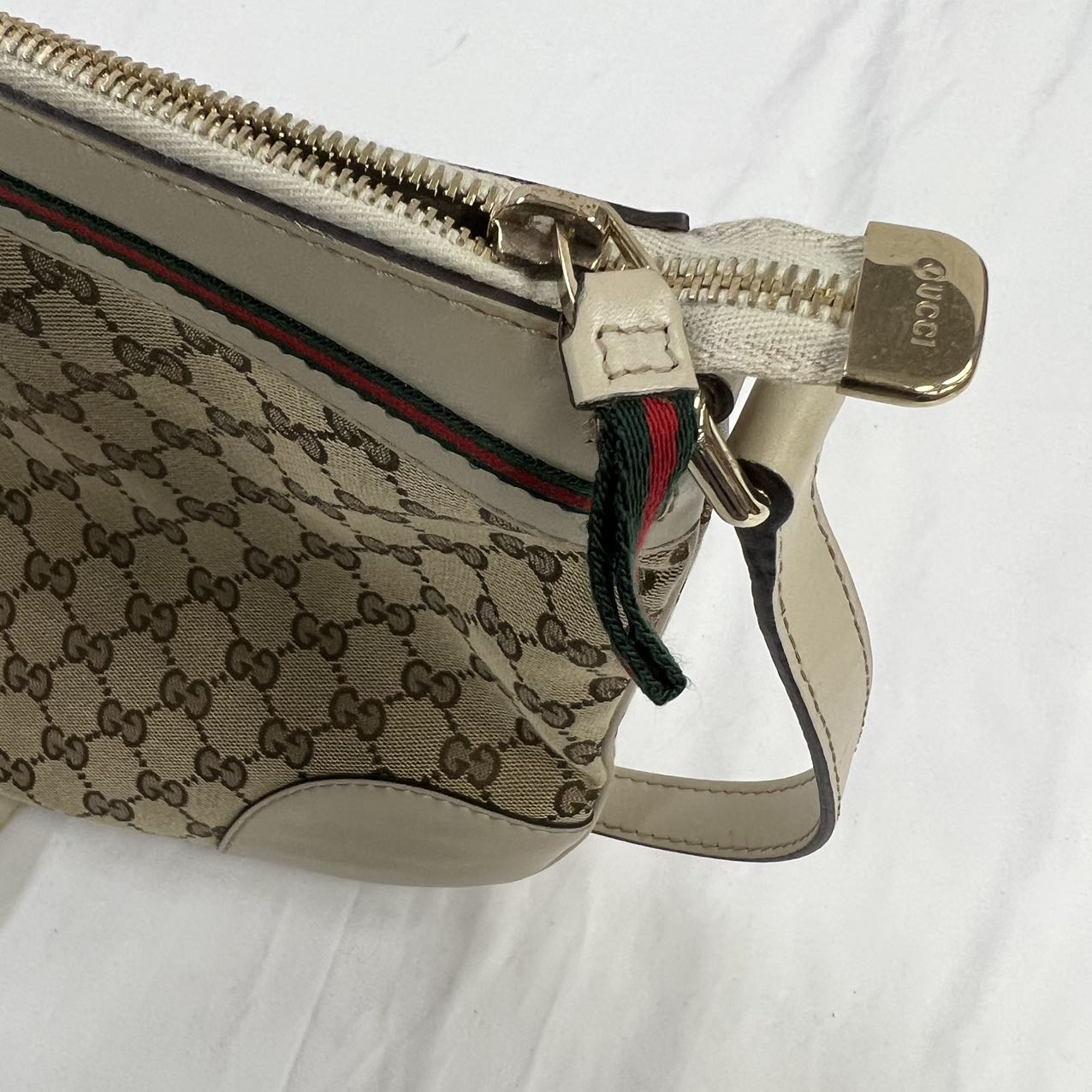 GUCCI<br> Umhängetasche aus Canvas