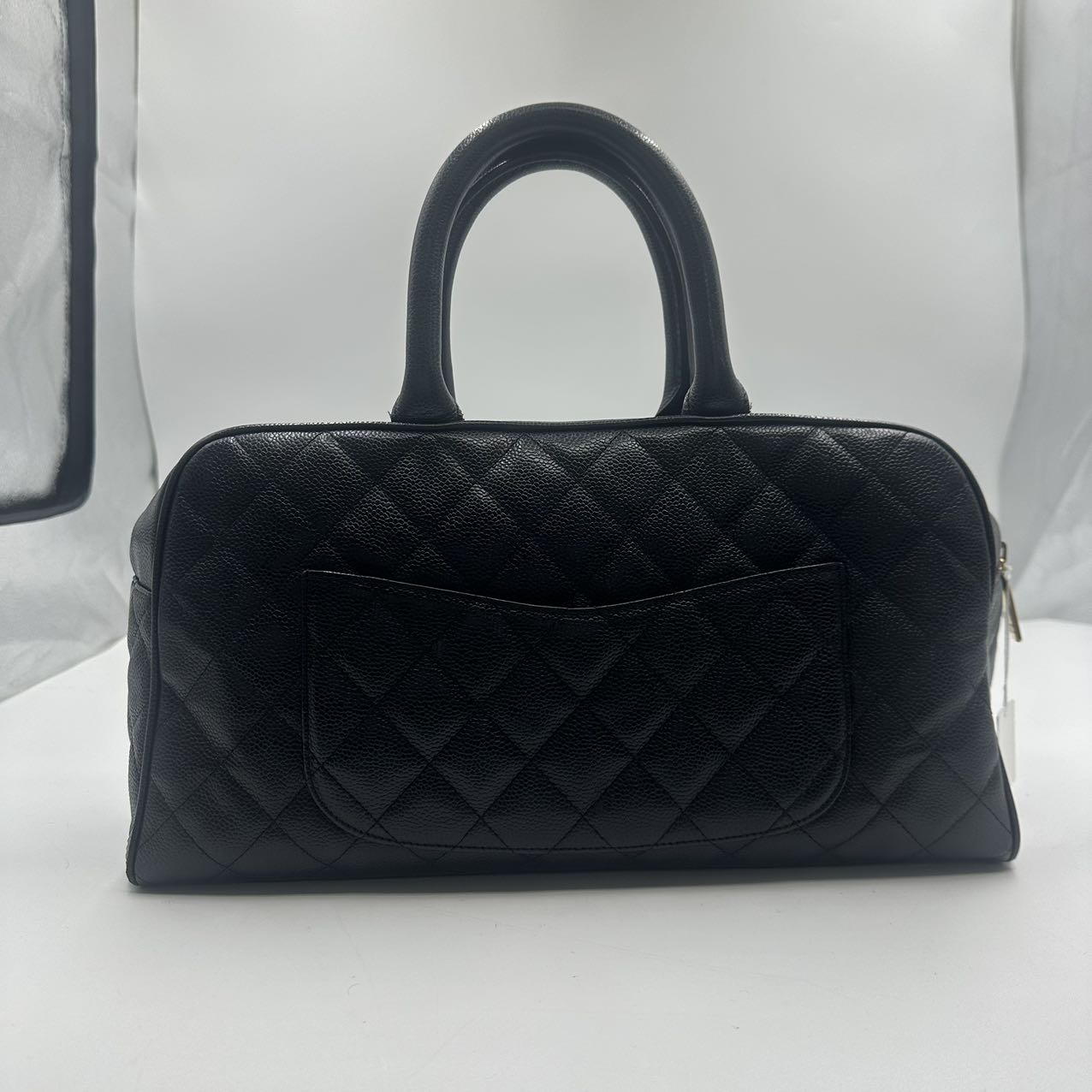 CHANEL<br> Handtasche aus Kaviarhaut