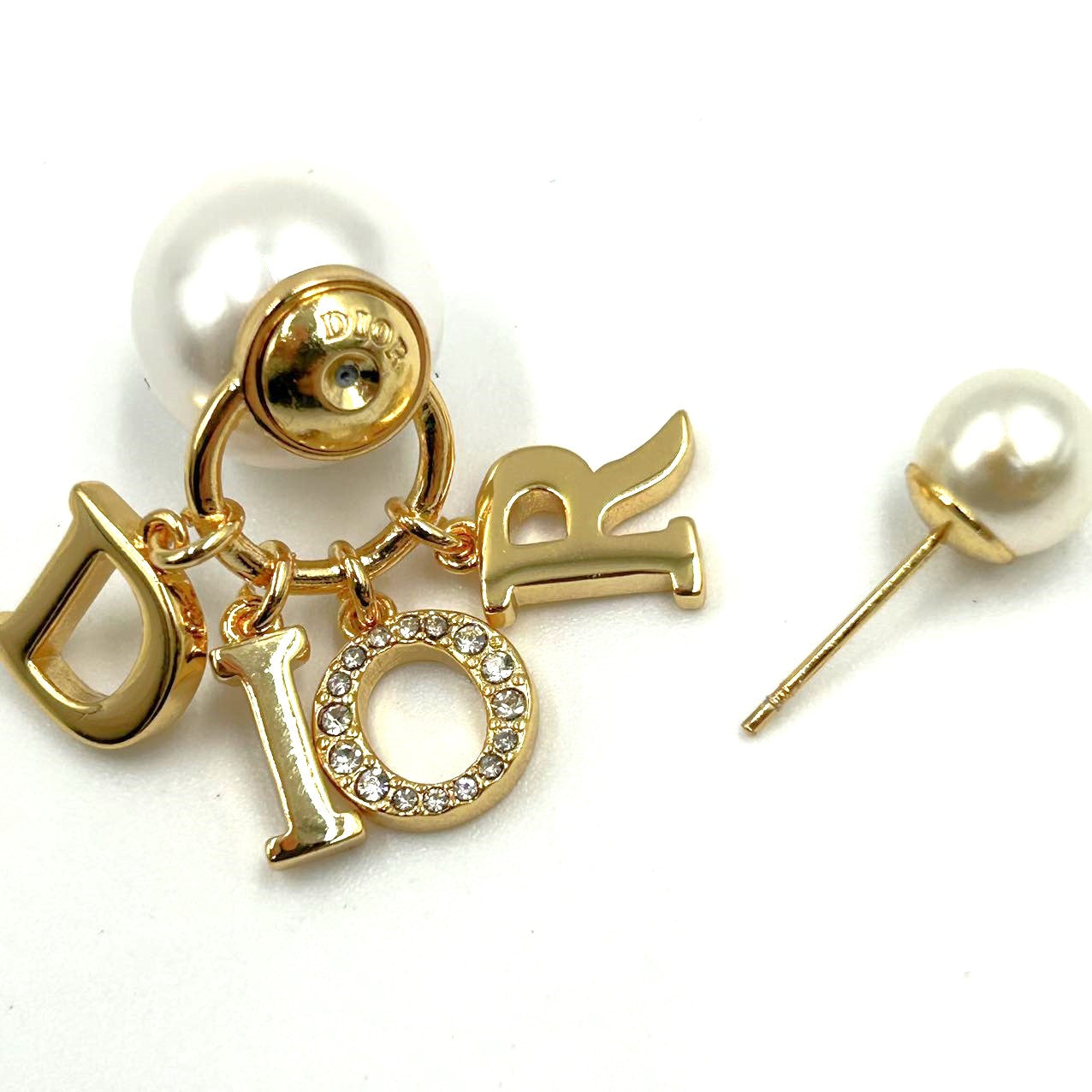 CHRISTIAN DIOR<br>Tribals Pearl Earrings