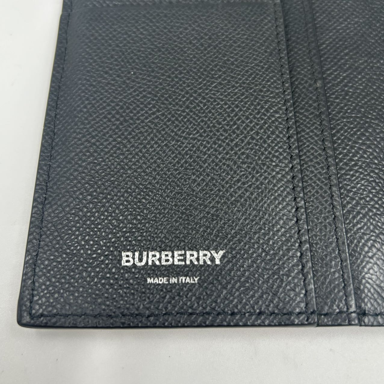 BURBERRY<br>Cavendish Leather Long Wallet