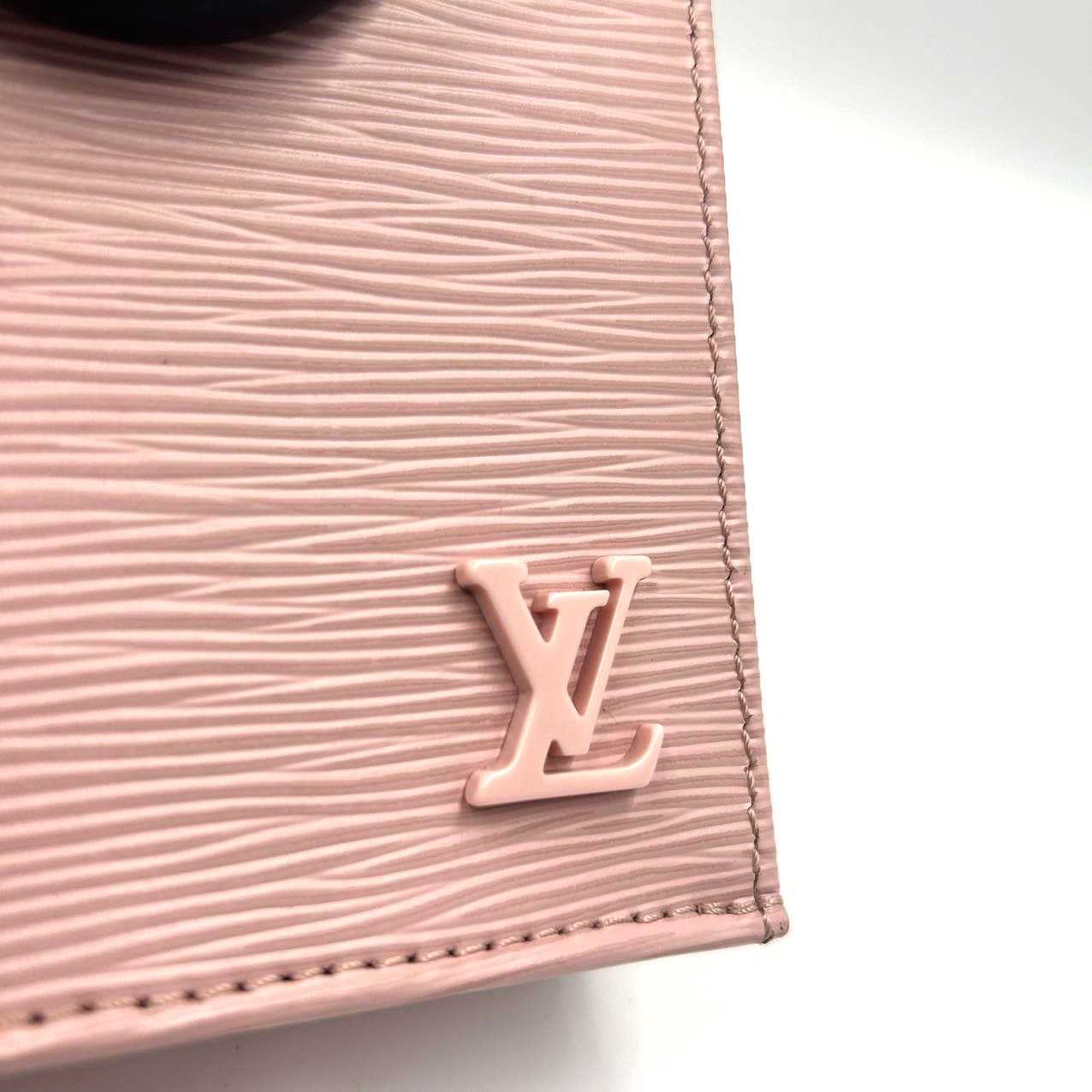 LOUIS VUITTON<br> Epi Petite Sac Plat Rosa