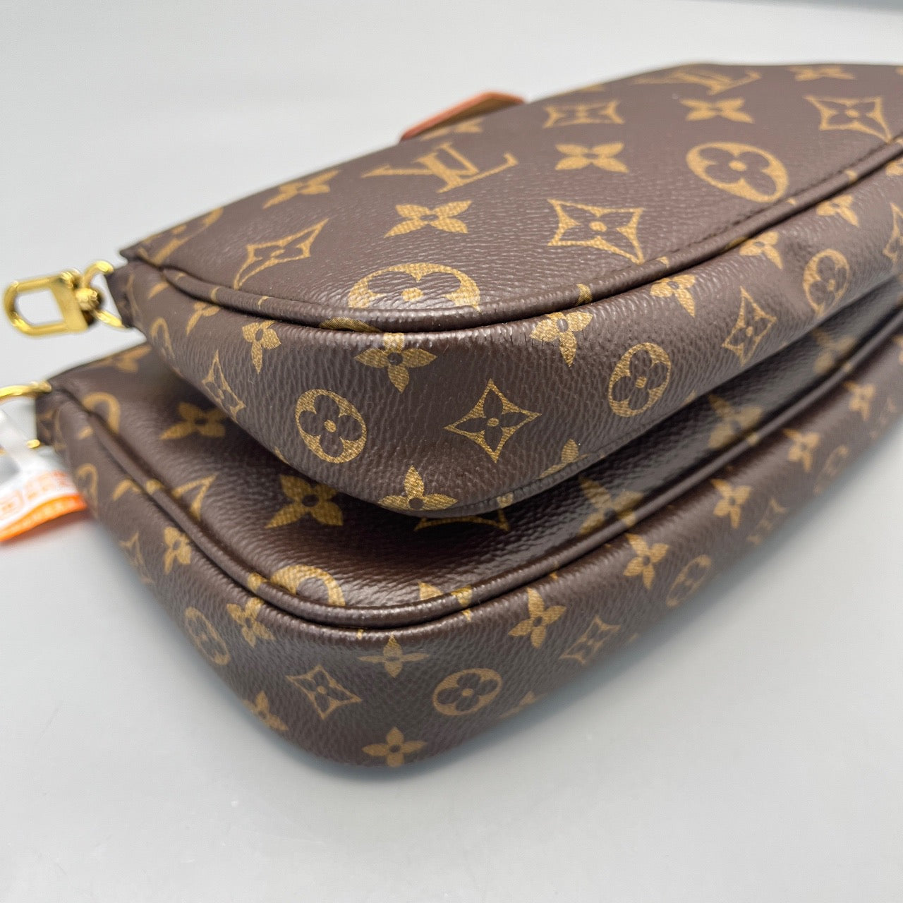 LOUIS VUITTON<br>Shoulder Bag