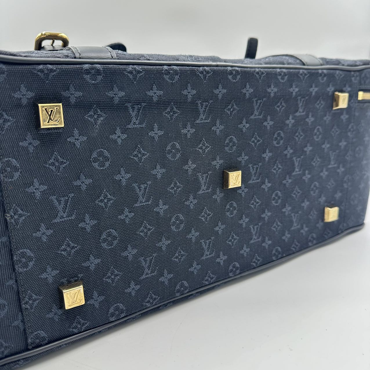 LOUIS VUITTON<br>Claudine Monogram