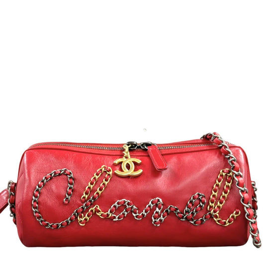 CHANEL<br> Signature Bowlingtasche aus Kalbsleder