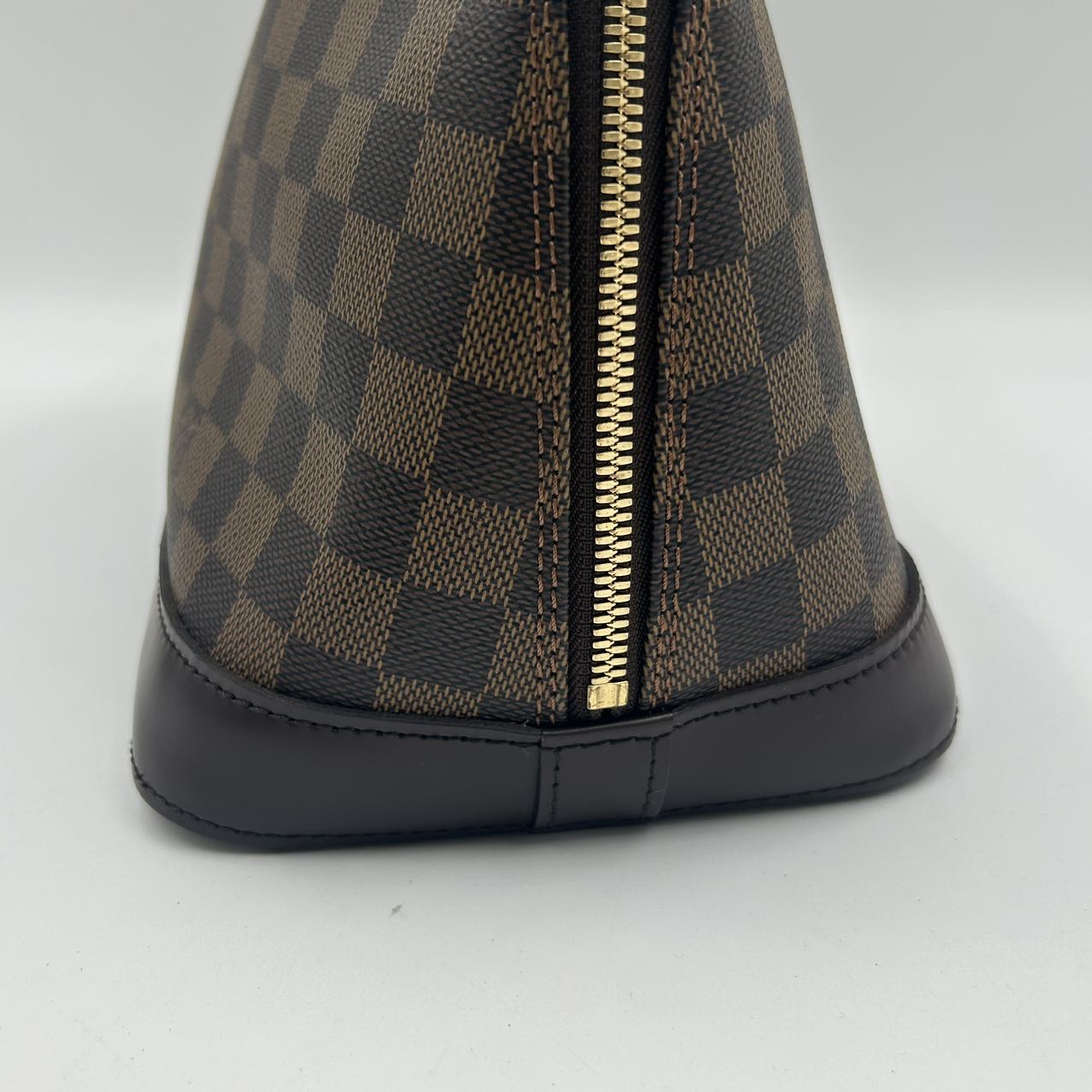 LOUIS VUITTON<br>Damier Arma