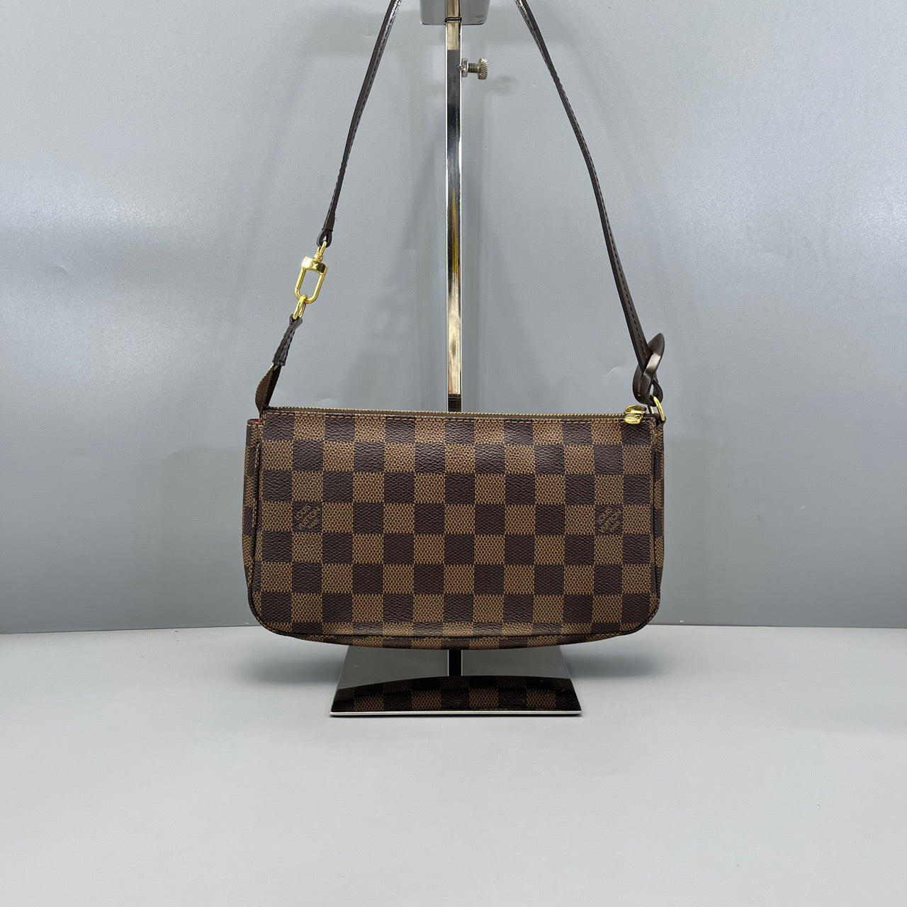 LOUIS VUITTON<br>hobo bag