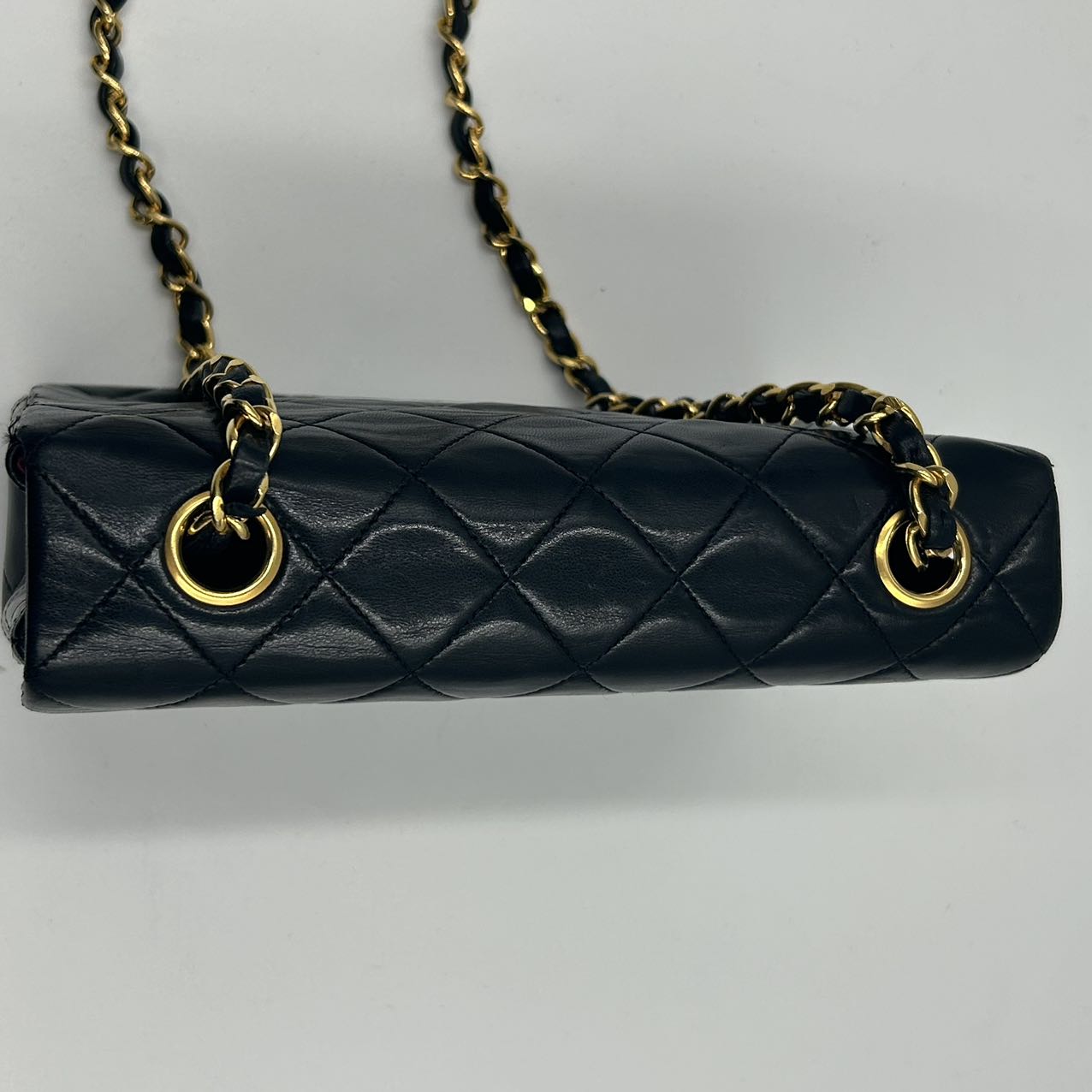 CHANEL<br> Matelassé Mini 20 Schultertasche mit Kette