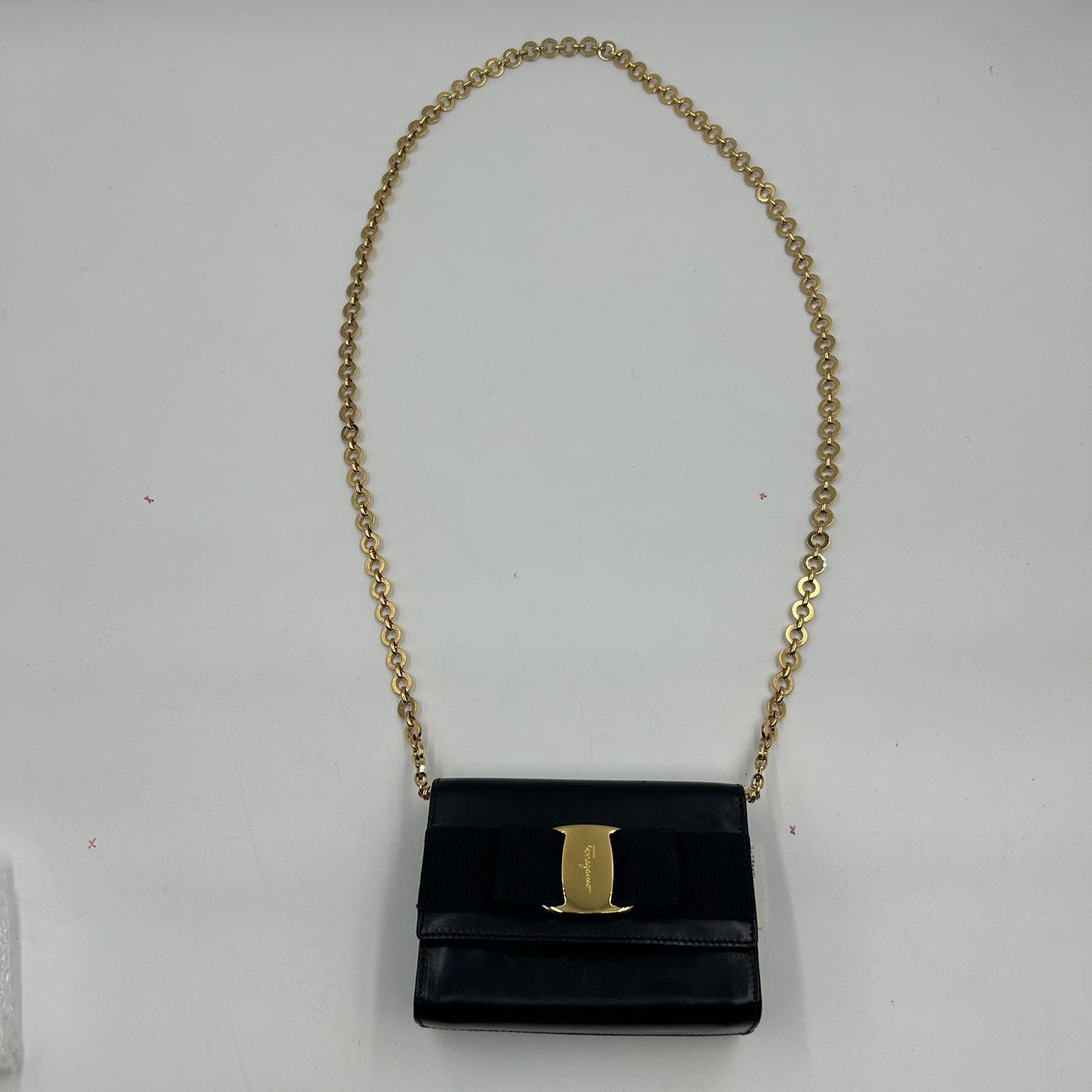 FERRAGAMO<br> Vara Chain Pochette BK