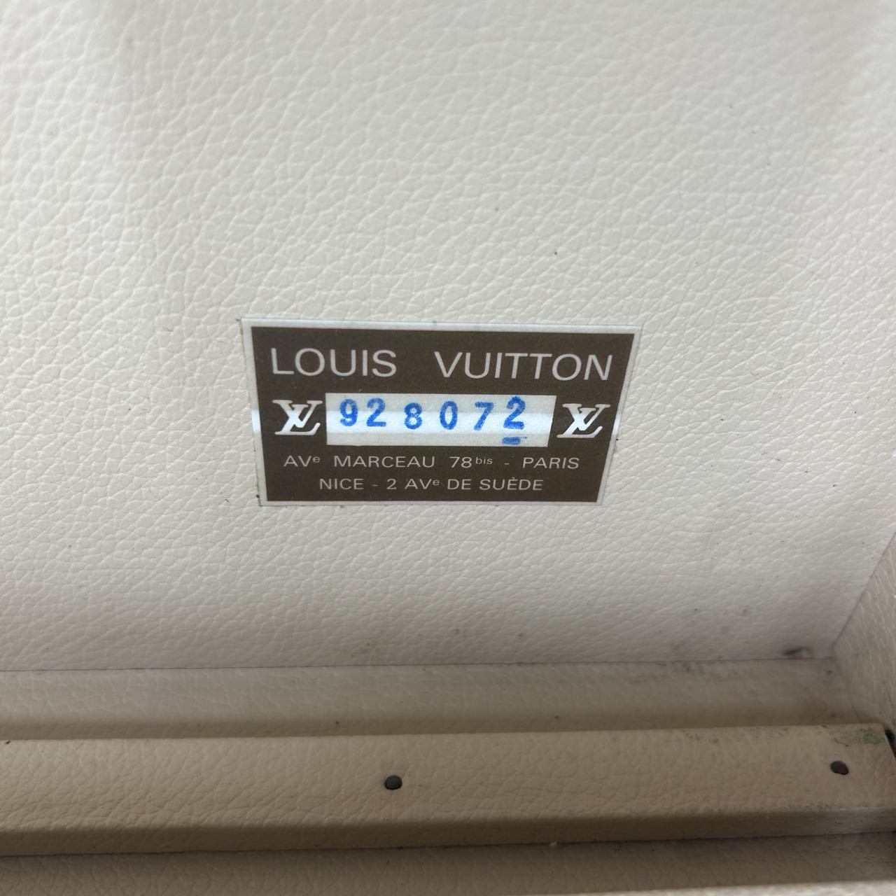 LOUIS VUITTON<br> Koffer mit Monogramm