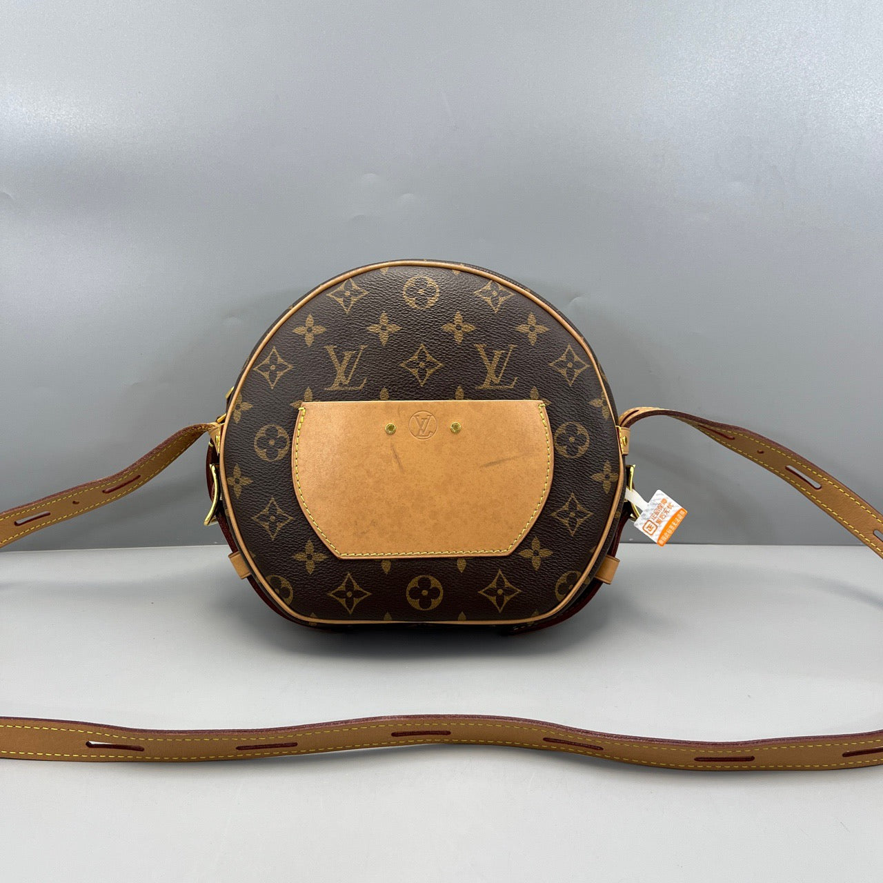 LOUIS VUITTON<br>Shoulder Bag