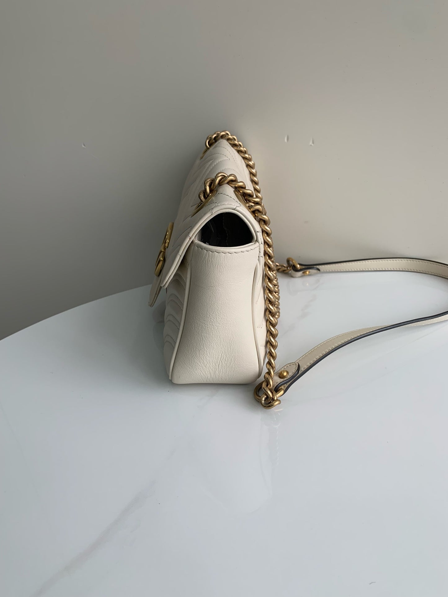 GUCCI<br>Shoulder Bag