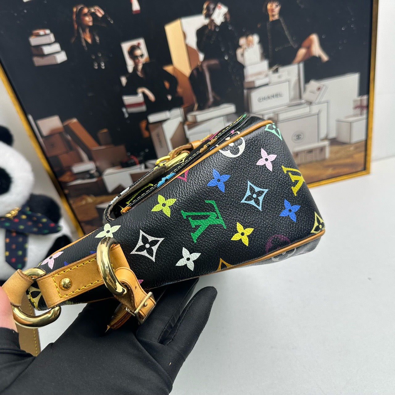 LOUIS VUITTON<br>Crossbody Bag