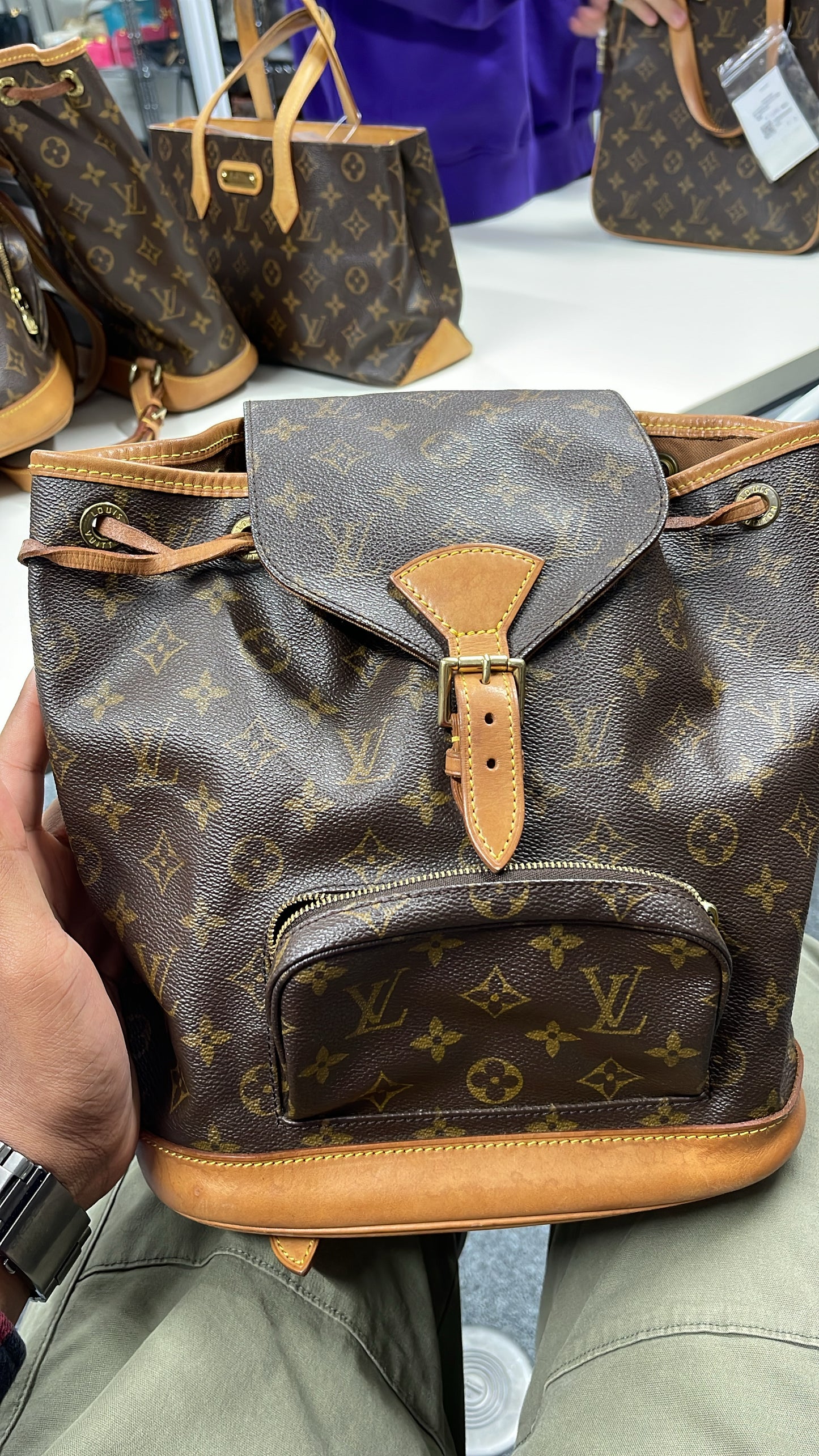 Lv back pack