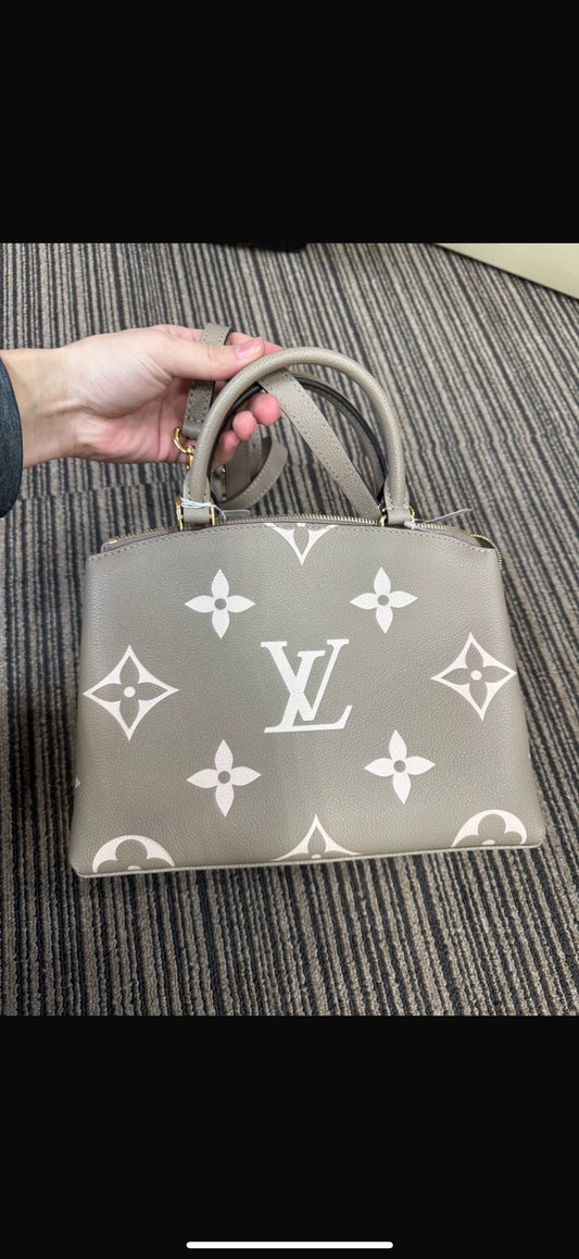 Selection of 10 items