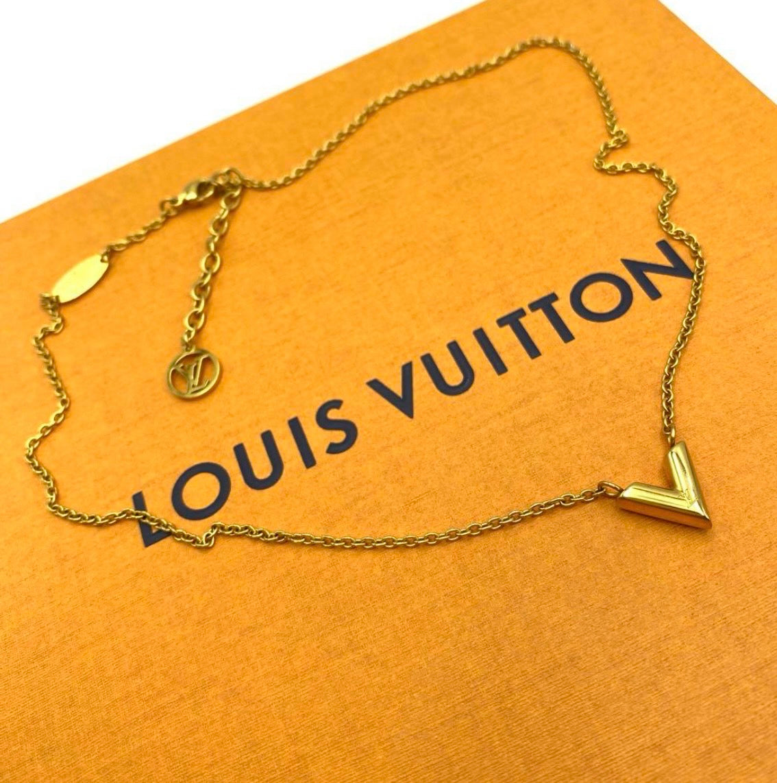 Louis Vuitton Essential V Necklace