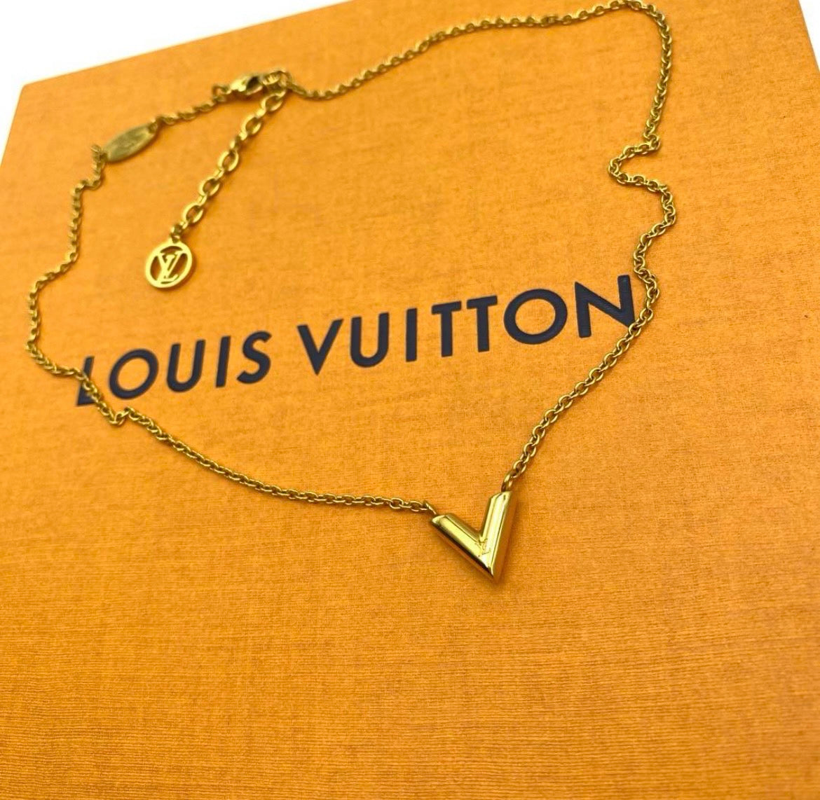 Louis Vuitton Essential V Necklace