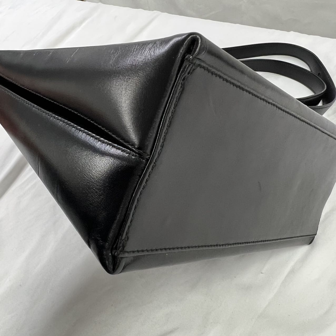 FERRAGAMO<br>Gancini 2WAY Hand Leather Bag Black