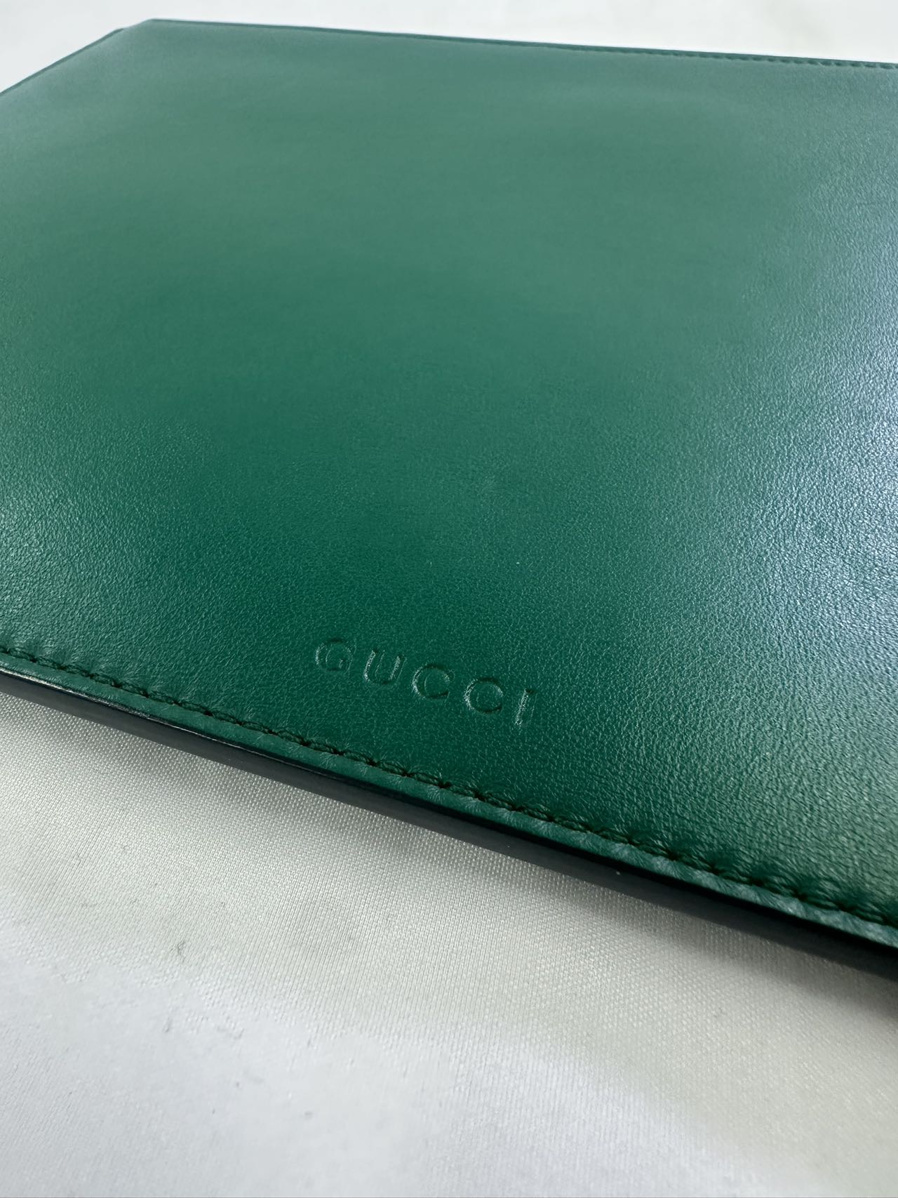 GUCCI<br> Clutch aus Leder