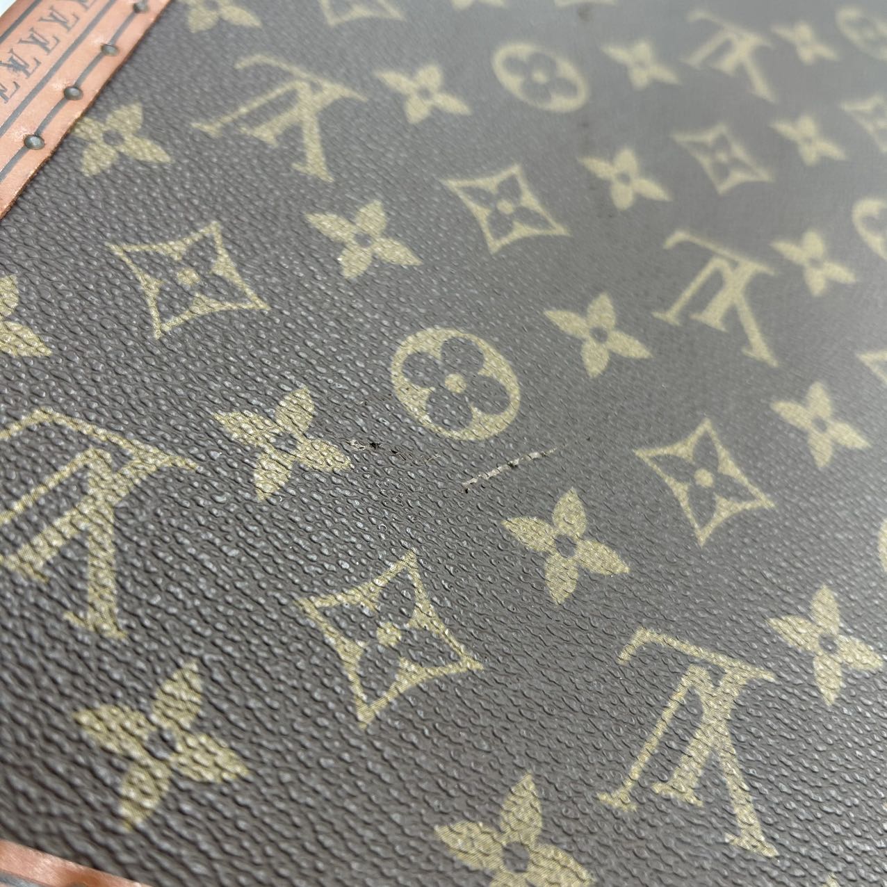 LOUIS VUITTON<br> Koffer mit Monogramm