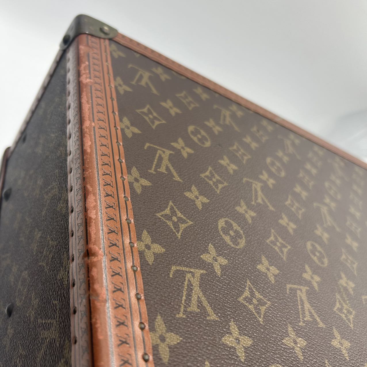 LOUIS VUITTON<br> Koffer mit Monogramm