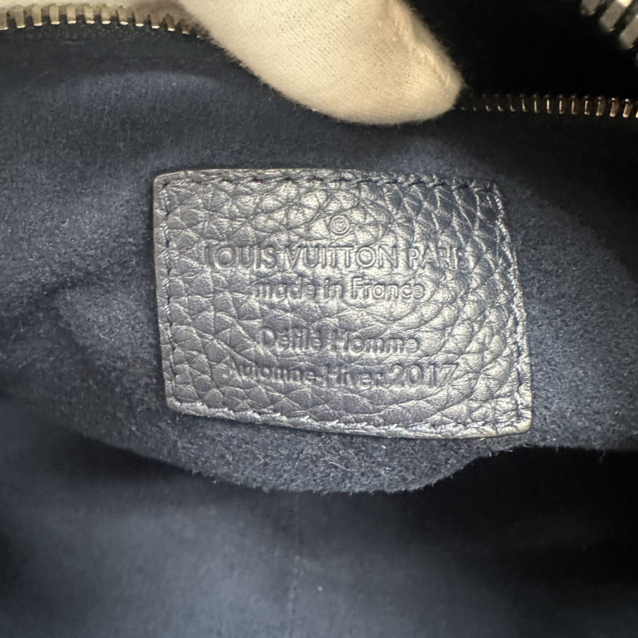 LOUIS VUITTON<br>Trion Leather Tote Bag