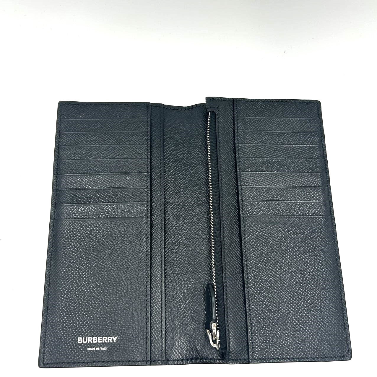 BURBERRY<br>Cavendish Leather Long Wallet