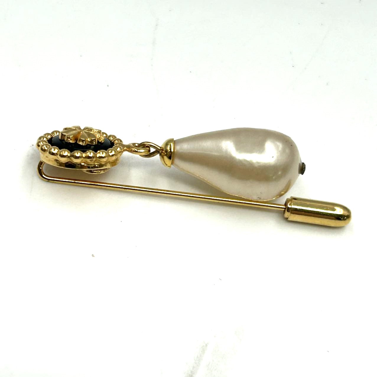 CHANEL<br>Pearl Clover Brooch